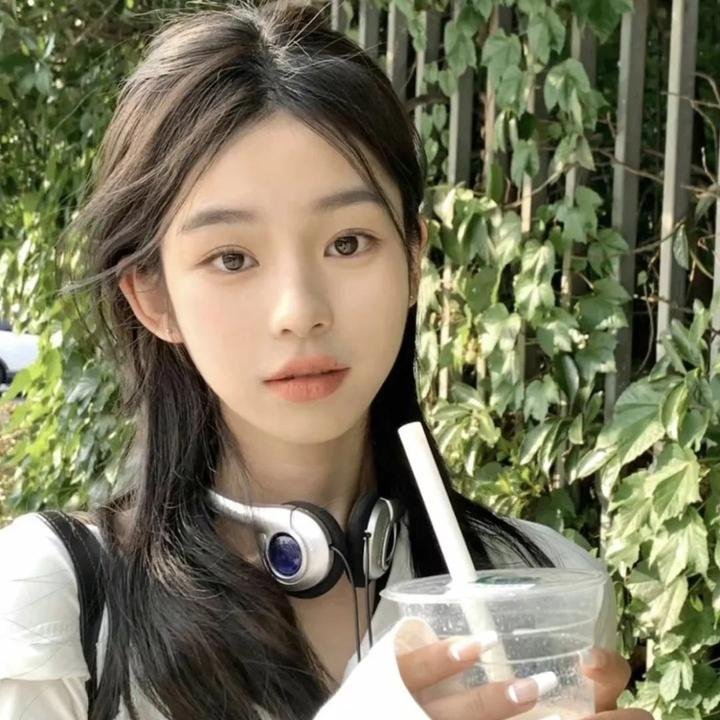 羞怯的女人